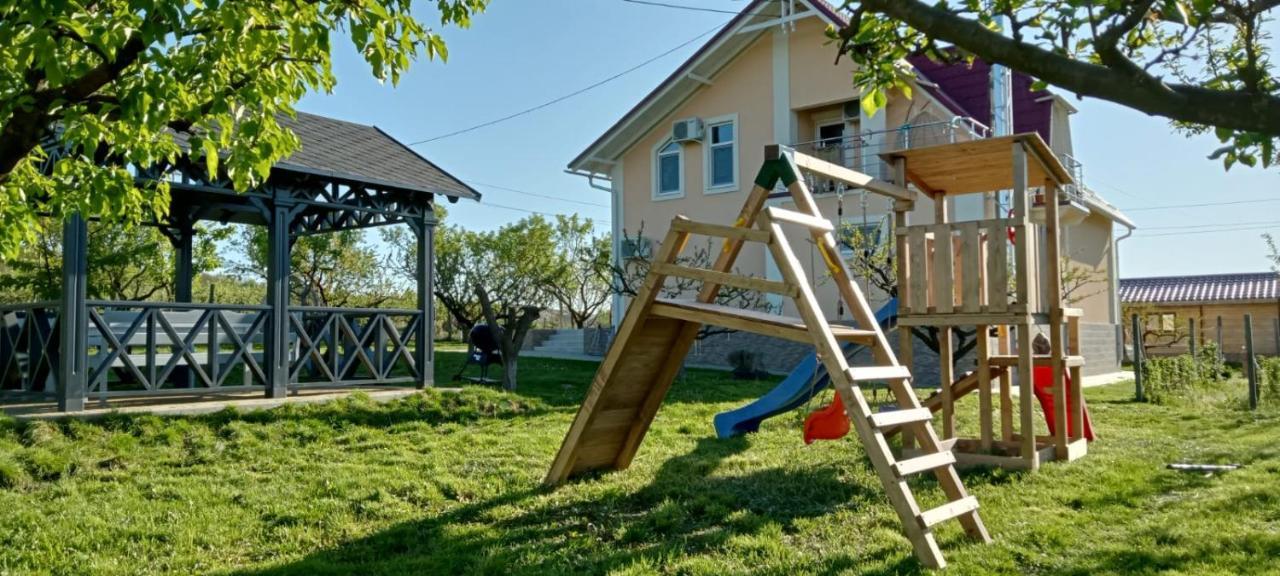 Conacul Mierii Villa Straseni Exterior foto